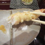 Tempura Nakazawa - 海老を塩とカレー粉で