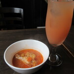 三日月 - 鶏のトマトスープとグレープフルーツジュース