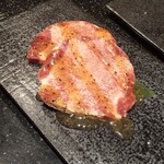 A5仙台牛焼肉食べ放題 肉十八 - 厚切り牛タン