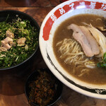 らーめん 小僧 - 極濃とんこつラーメン (*´ω`*) ランチセットver. ねぎ飯 高菜はfree