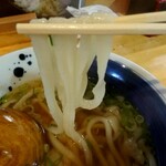 手打かすうどん 香粋一 - 麺リフトアップ