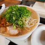 安登鉄板焼製作所　あとてつ - ラーメン大麺1.5玉ねぎ増し