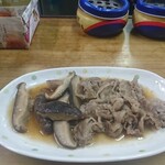 伊勢屋酒店 - 椎茸とお肉の炊いたん。