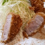 とんかつ燕楽 - とんかつ(断面)