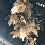 ニチ ニチ ベイク - ドライフラワーが飾られています♡