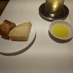 Aruporuto Kafe - フランスパン、ローズマリーのフォカッチャ