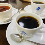 エビアンコーヒー - ゆったりとくつろげる