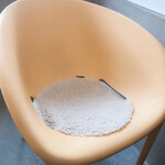 バーンズ - 夏には無いモコモコの座布団が敷いてあるのも心遣いを感じます