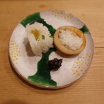 すし処 睦月 - 小イカのお寿司と蕗のお寿司、蕗味噌添え