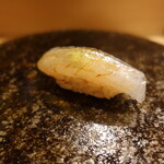すし処 睦月 - 細魚の昆布締め