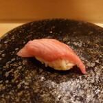 すし処 睦月 - 中トロ：下関の釣り鮪