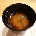 すし処 睦月 - 赤出汁