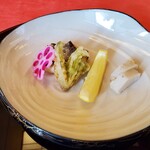 日本料理 錦茶房 - 長崎産真鯛の塩麹焼き　蕗の董の天麩羅　里芋オランダ煮