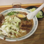 桂花ラーメン - 別な日の太肉麺　迫力に勝る？