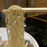 Okitamaya - 強縮れ麺、もぐもぐ美味しいです。