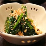 旬菜ダイニング 新 - 鶏ささみとほうれん草のピリ辛