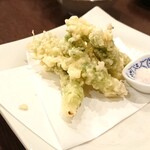 旬菜ダイニング 新 - たらの芽の天ぷら