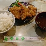 グロリア - ミックスフライ定食(780円)