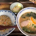 ラーメン天馬 - ミニ半ちゃん 680円+鮭焼き飯80円