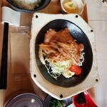お食事処 ぱるすびーと - しょうが焼き定食　950円