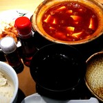 Yayoi Ken - 四川麻婆豆腐とから揚げの定食