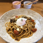ユーパスタ - ボロネーゼ温泉玉子のせ