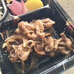肉のうちだ - よくばり幕の内弁当B 740円、生姜焼き