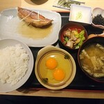 炉端焼き 鷹島本まぐろ 魚然 - 