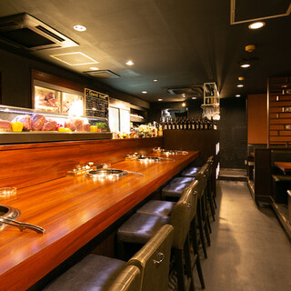 和モダンな店内では、様々なシーンでお食事を楽しめます。