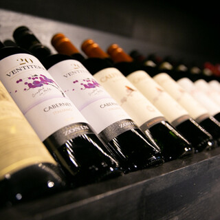 お料理や季節に合わせたワインのほか、定番ドリンクもございます