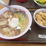 スガキヤ - 特製ラーメン・五目ご飯