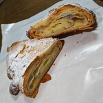 ブーランジェリー パティスリー トレトゥール アダチ - 『クロワッサン　オ　ザマンド』　３５０円+税