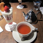 ピエール マルコリーニ - ストロベリーティ パフェ紅茶セット(\2,205-)