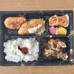 肉のうちだ - 料理写真:よくばり幕の内弁当B 740円