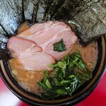 とんこつラーメンいしい - 豚骨醤油ラーメン並＋のり増し