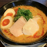 らぁ麺 紫陽花 - ・麻辣担々麺 900円
      ・特製トッピング 250円