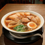 麺創 なな家 - ・参州マタギそば(猪ジビエ醤油ラーメン) 950円
      ・肉マシ 450円