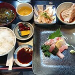 オゴポゴ - 【日替りランチ：1000円】
      女性でちょうどいいぐらいのボリューム。