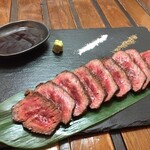 黄色い看板 - 国産牛ランプ肉のステーキ