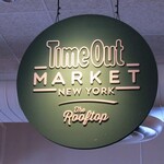 Time Out Market - 店内の看板