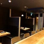 肉うち山 - テーブル席