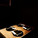 肉うち山 - テーブル席