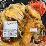ヤマザキYショップ - こちらはもっとボリューミーな「鶏唐揚げと海老フライの卵とじ丼」♫