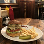 GRILL BURGER CLUB SASA - グリルマッシュルームバーガー¥1620