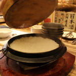 本気焼肉 肉とめし 肉寿司 - ◉おにく米　羽釜ご飯
      お肉にはここのお肉専用ご飯がオススメ！
      釜炊きなので先に注文しておけば程よいタイミングでお肉と一緒に食べれます