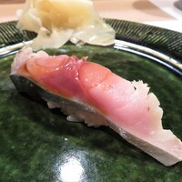 うを徳 - 大船渡のしめ鯖　酢の締め加減は絶妙　脂がのって美味しいです♪