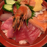 魚鮮水産  - 海鮮丼アップ