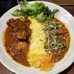 SPICY CURRY 魯珈 - パキスタン風骨付きビーフと鯖キーマ～takumi～の２種カレー