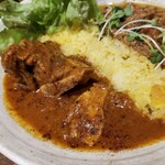 SPICY CURRY 魯珈 - パキスタン風骨付きビーフと鯖キーマ～takumi～の２種カレー