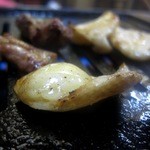 Ishidaru Yakitori Semmon Ten - かわを焼く